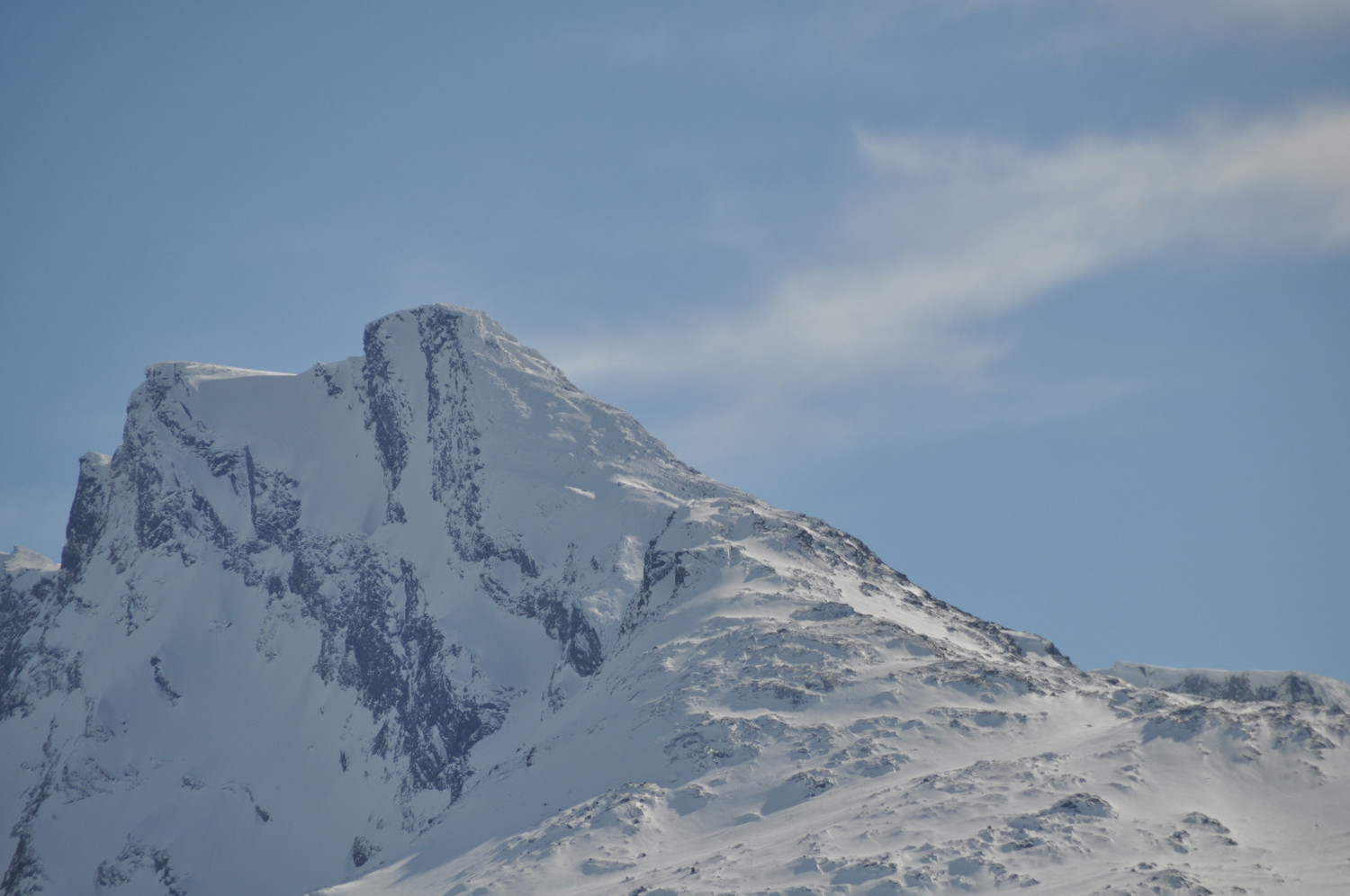 Skjomtinden depuis loin.