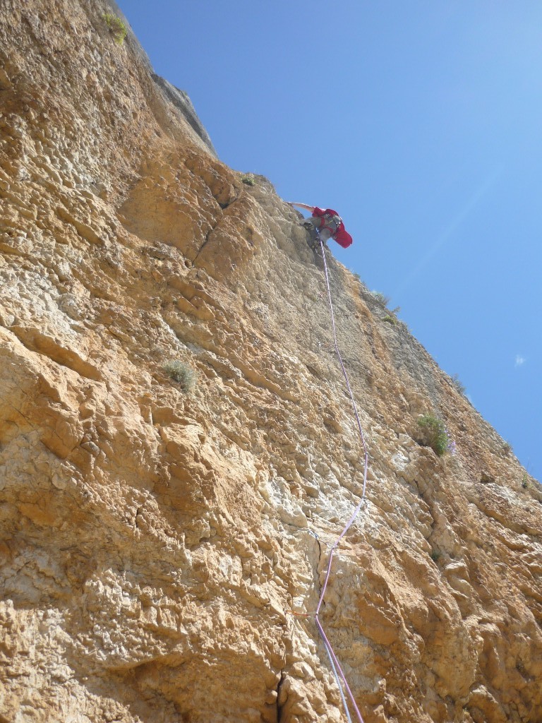 L4, gros mur surplombant
