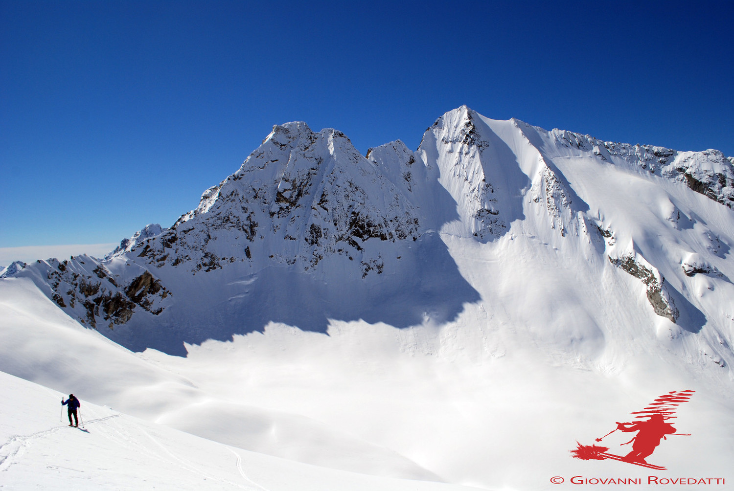 Cima di Vazzeda 3297m e Cima di Rosso 3366m versante N durante la salita al Monte Rosso 3088m