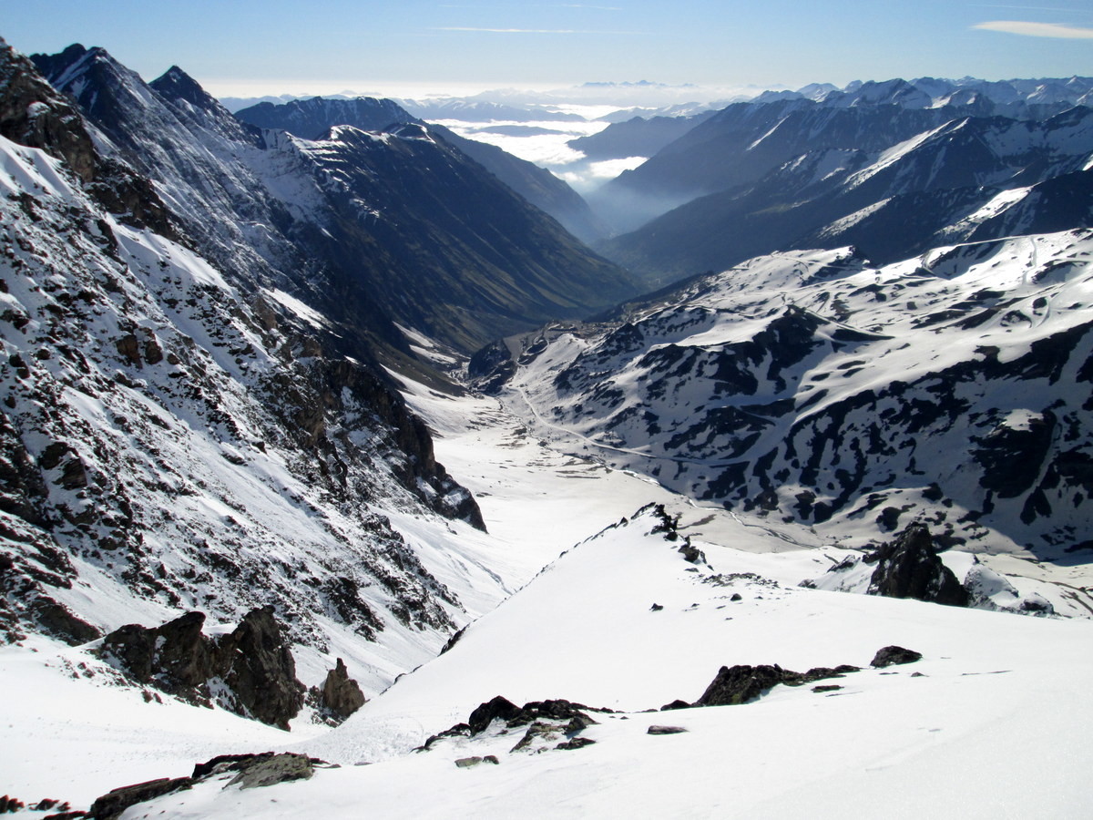 Du sommet du Pic Lentilla vers la vallée d'Aure
