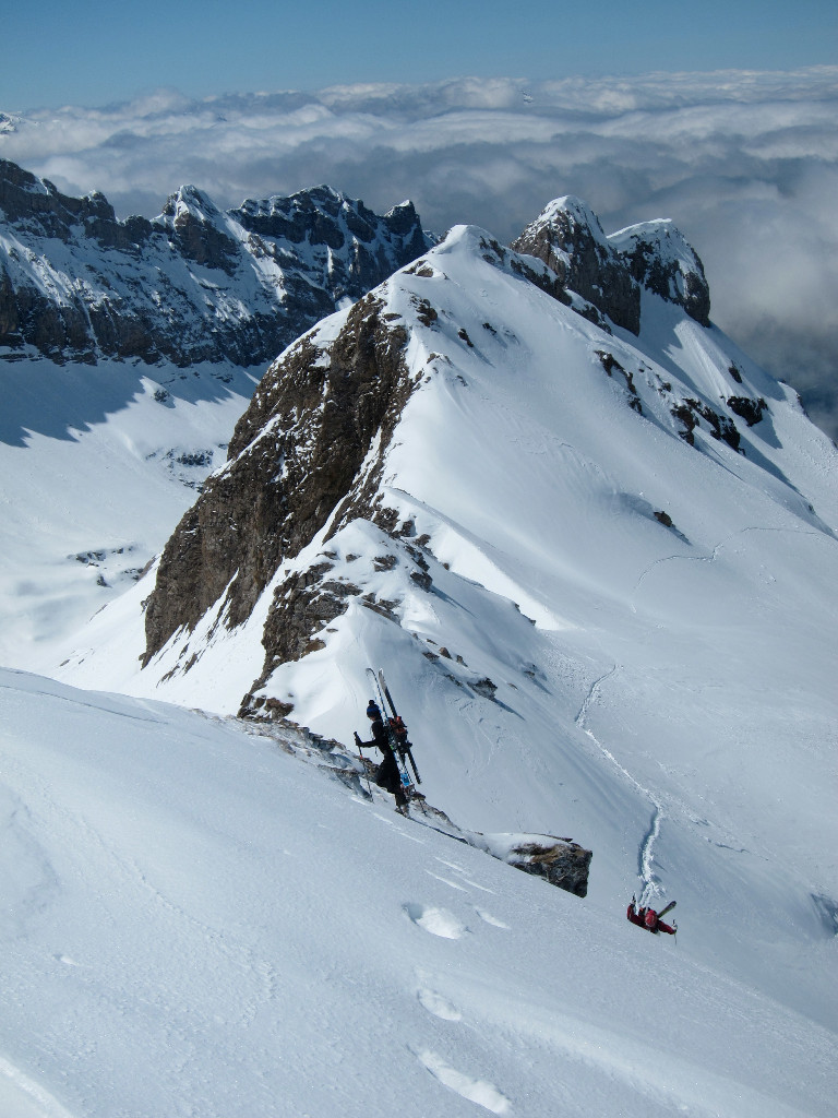 Portage sur l'arête sommitale