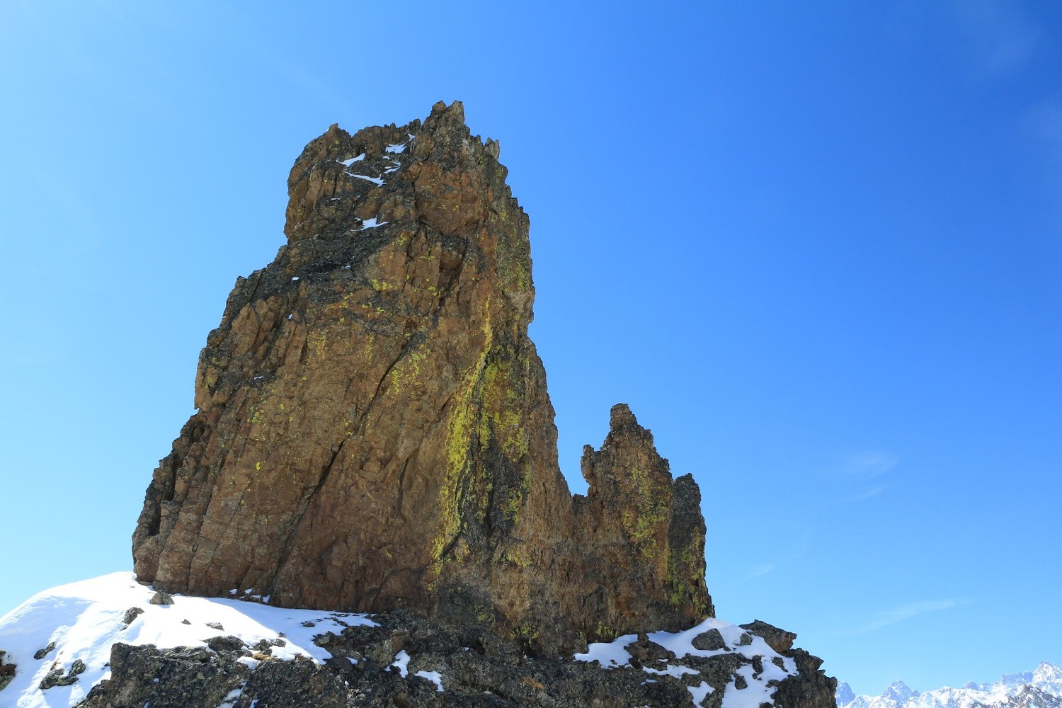 Le gendarme qui accueille les visiteurs de la Brèche 2950m