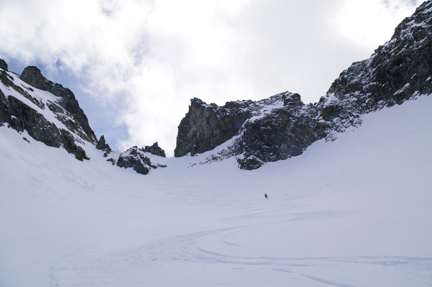 Descente de la brèche sur le glacier du Peigne