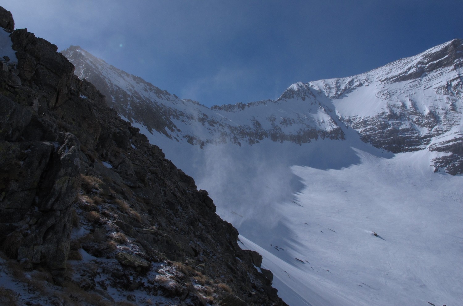 Couloir vu de la crête en face (et le vent !)