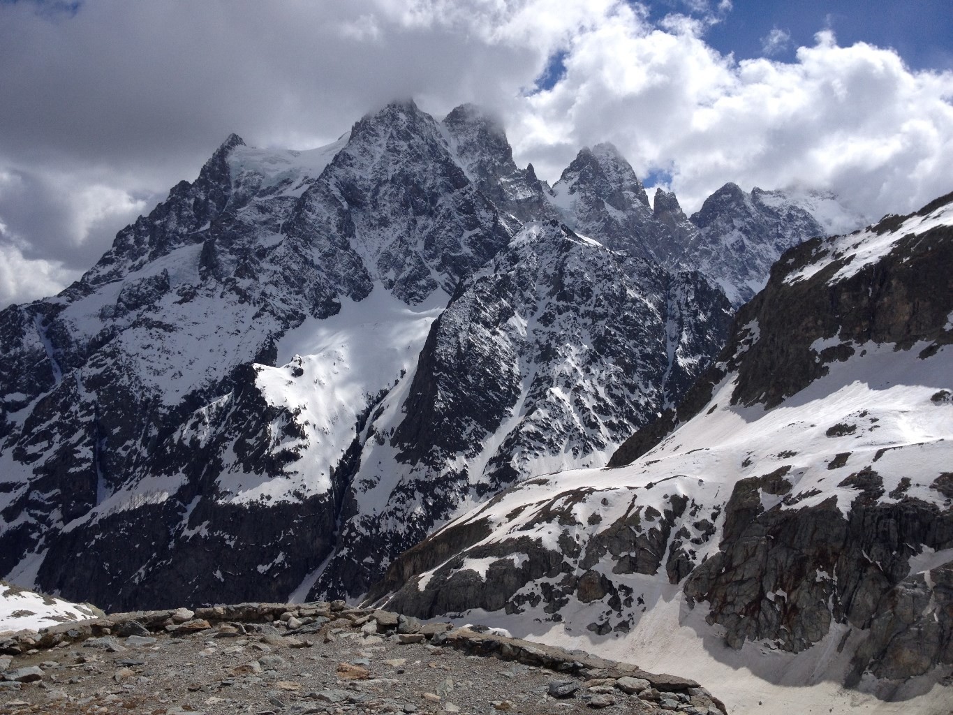 Les Ecrins - Le Pelvoux depuis le refuge du Glacier Blanc