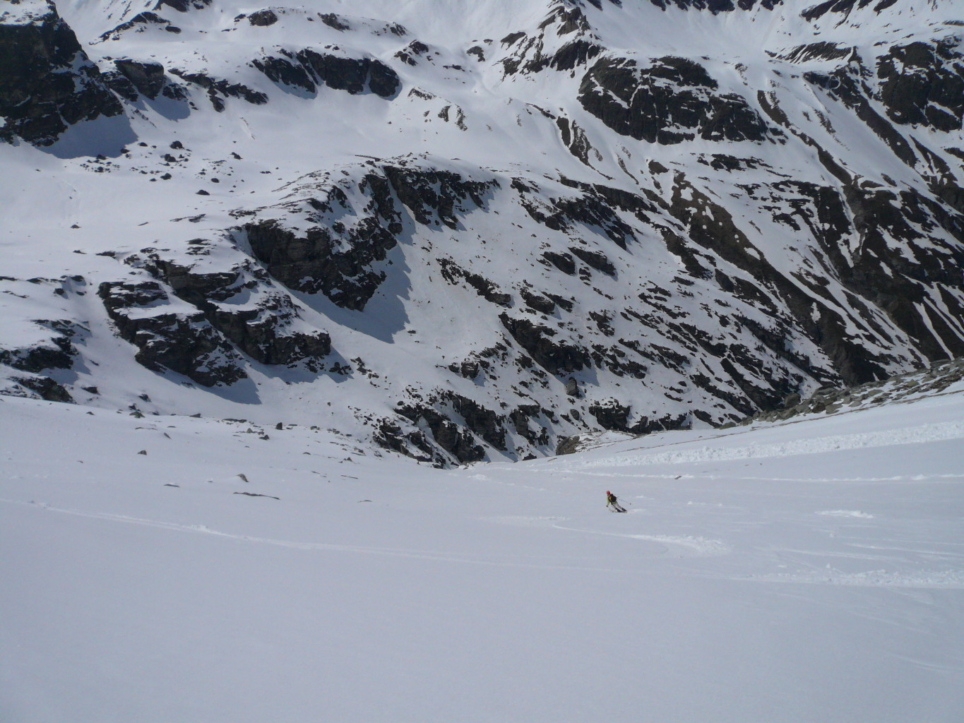 Petit Vallon W, descente directe par la gorge sur le fond d'Etache