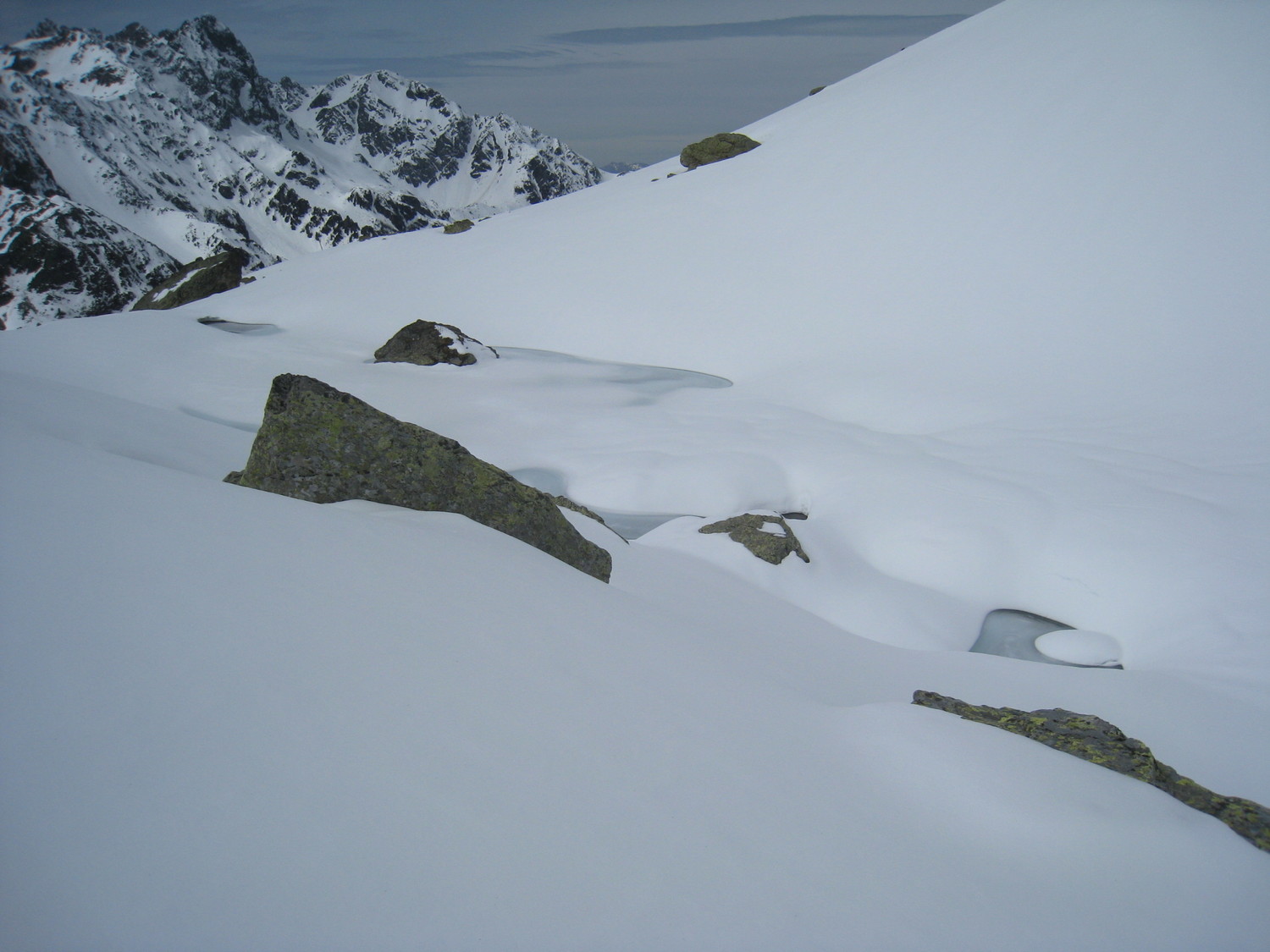 lac Vénétier pris dans la glace