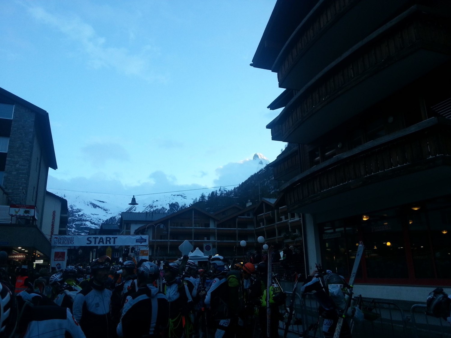 Juste avant le dernier passage sous le start! Tip top!
