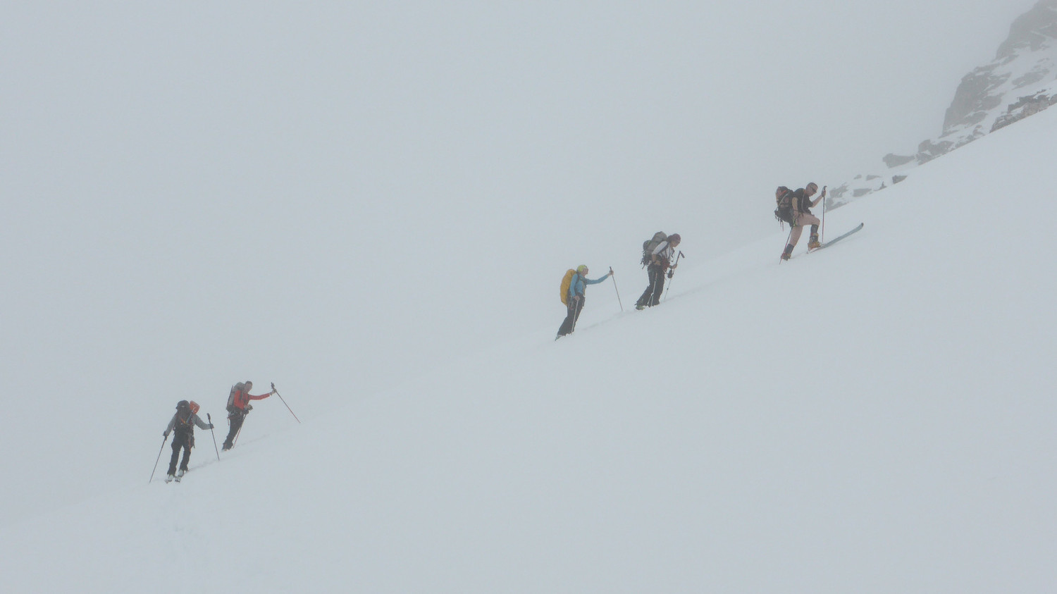 On monte dans le brouillard (pas encore trop dense)
