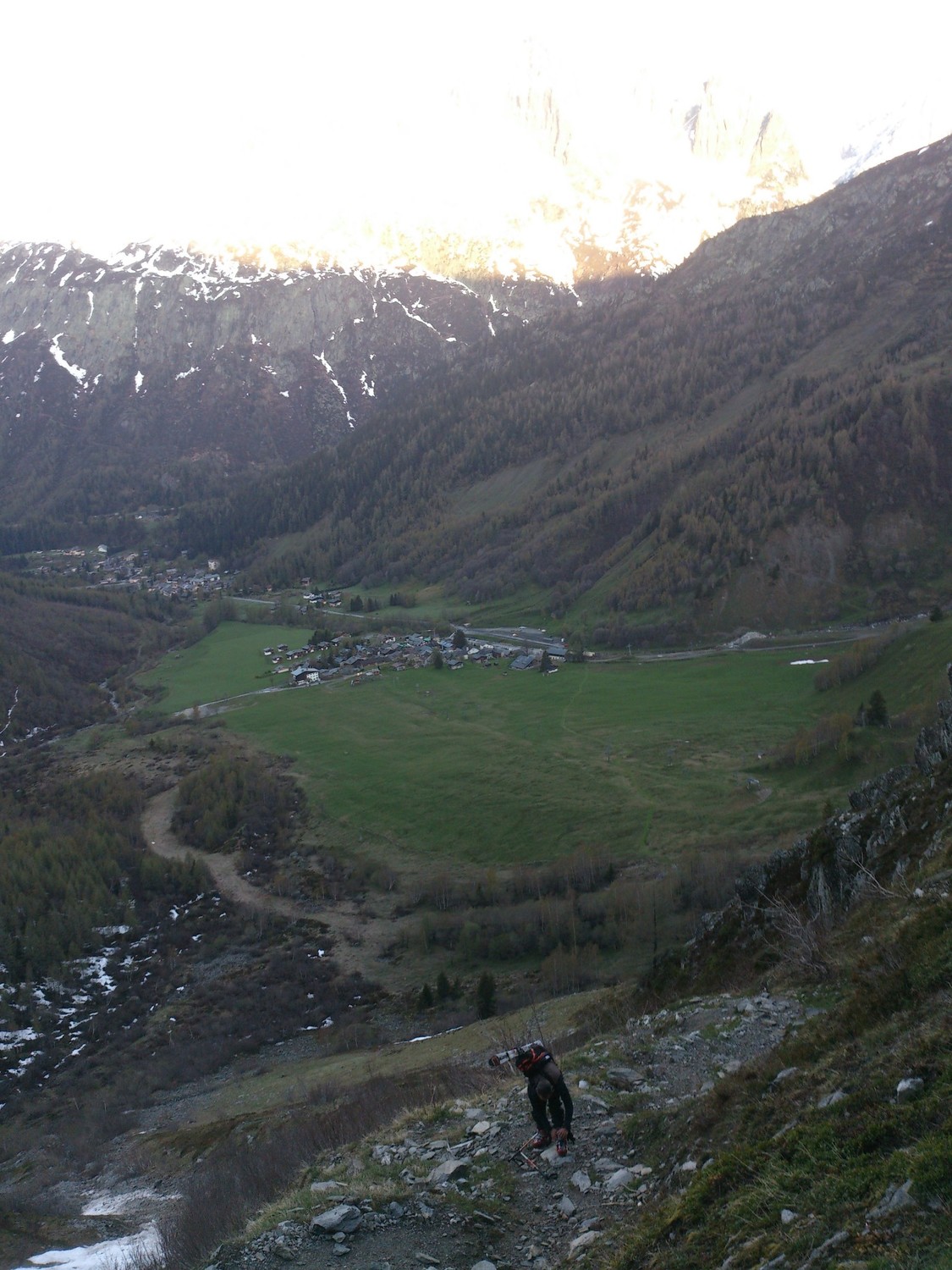 Le Tour depuis le chemin de la cascade