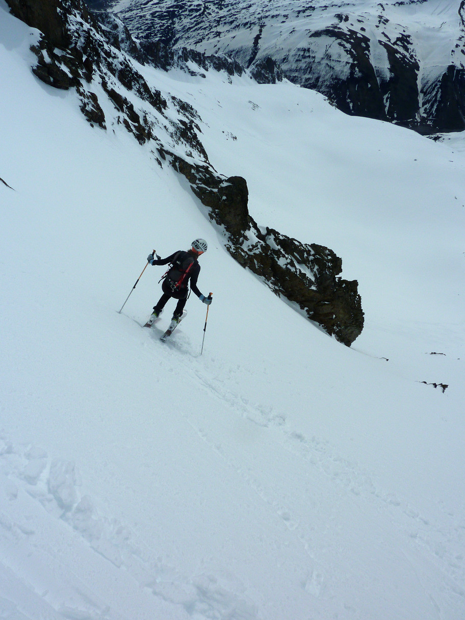 Descente dans la face SE du Rocher Blanc