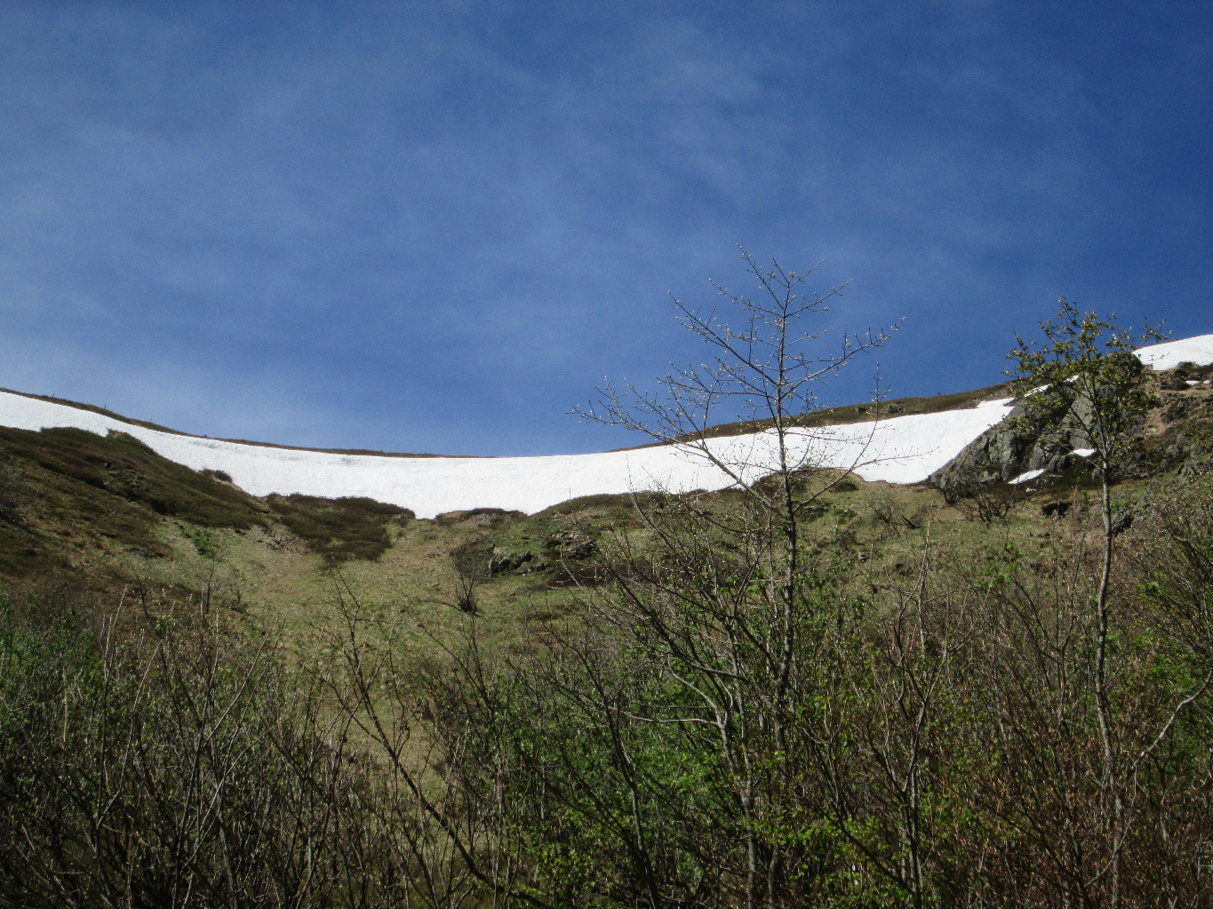 Quelques névés persistants entre le Rothenbachkopf et le Rainkopf Ra