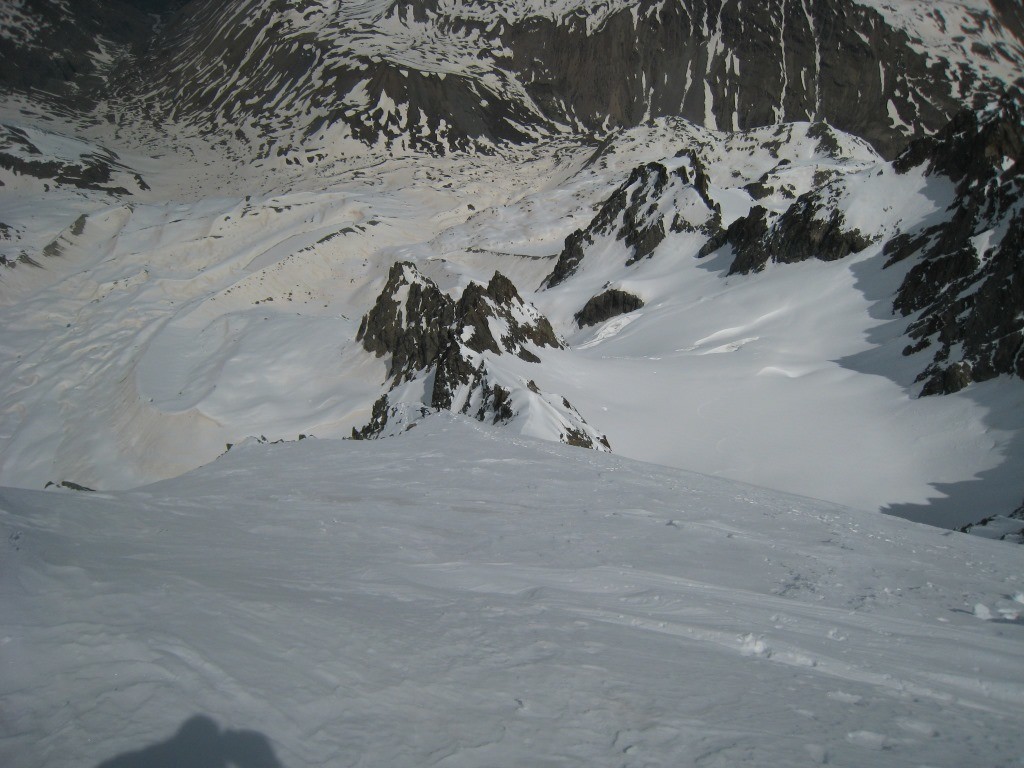 2 personnes sortent de l'arête