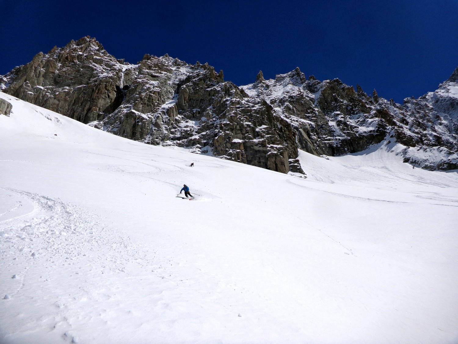 Muy buena nieve en la bajada a pesar de la costra que había un rato antes!!!