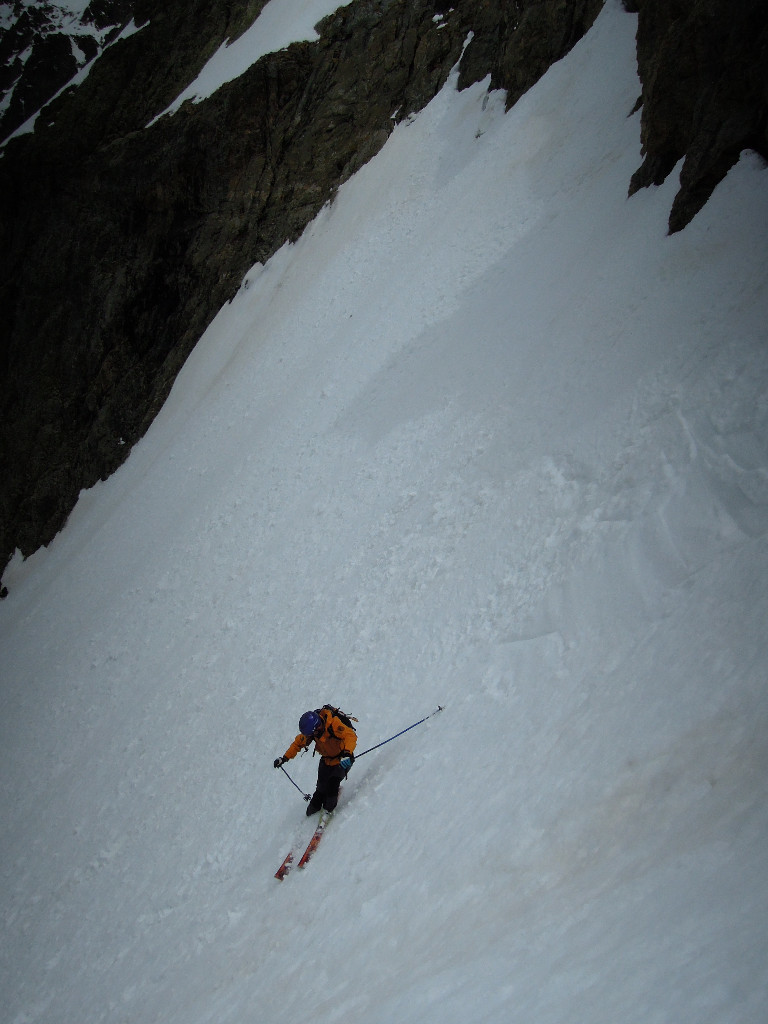 Un couloir soutenu jusqu'en bas