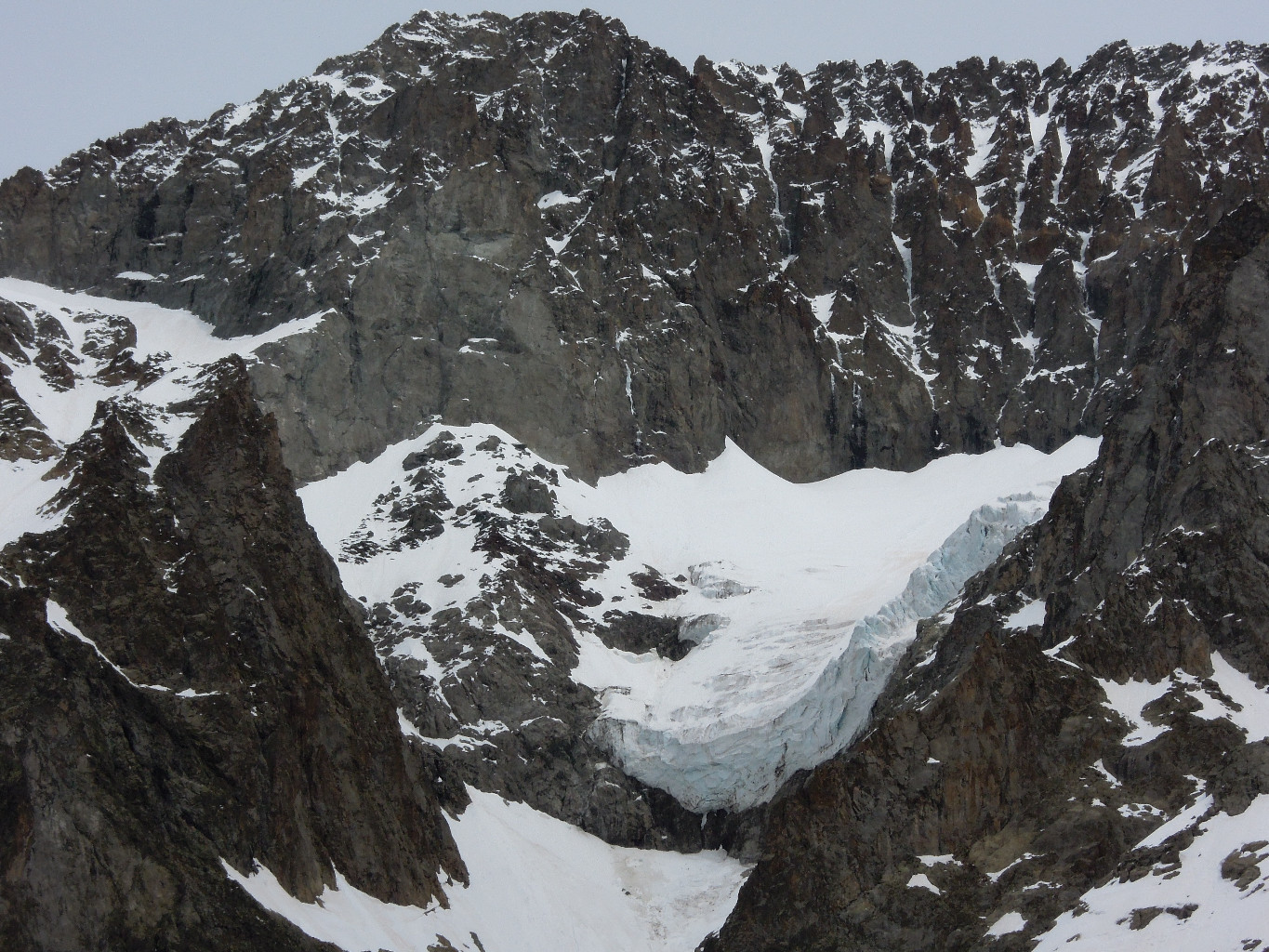 ...alors on regarde le paysage! Glacier suspendu face W des Bans