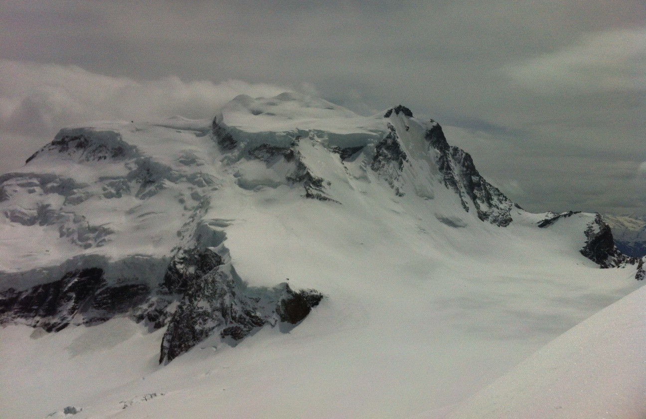 Le Grand Combin fume!