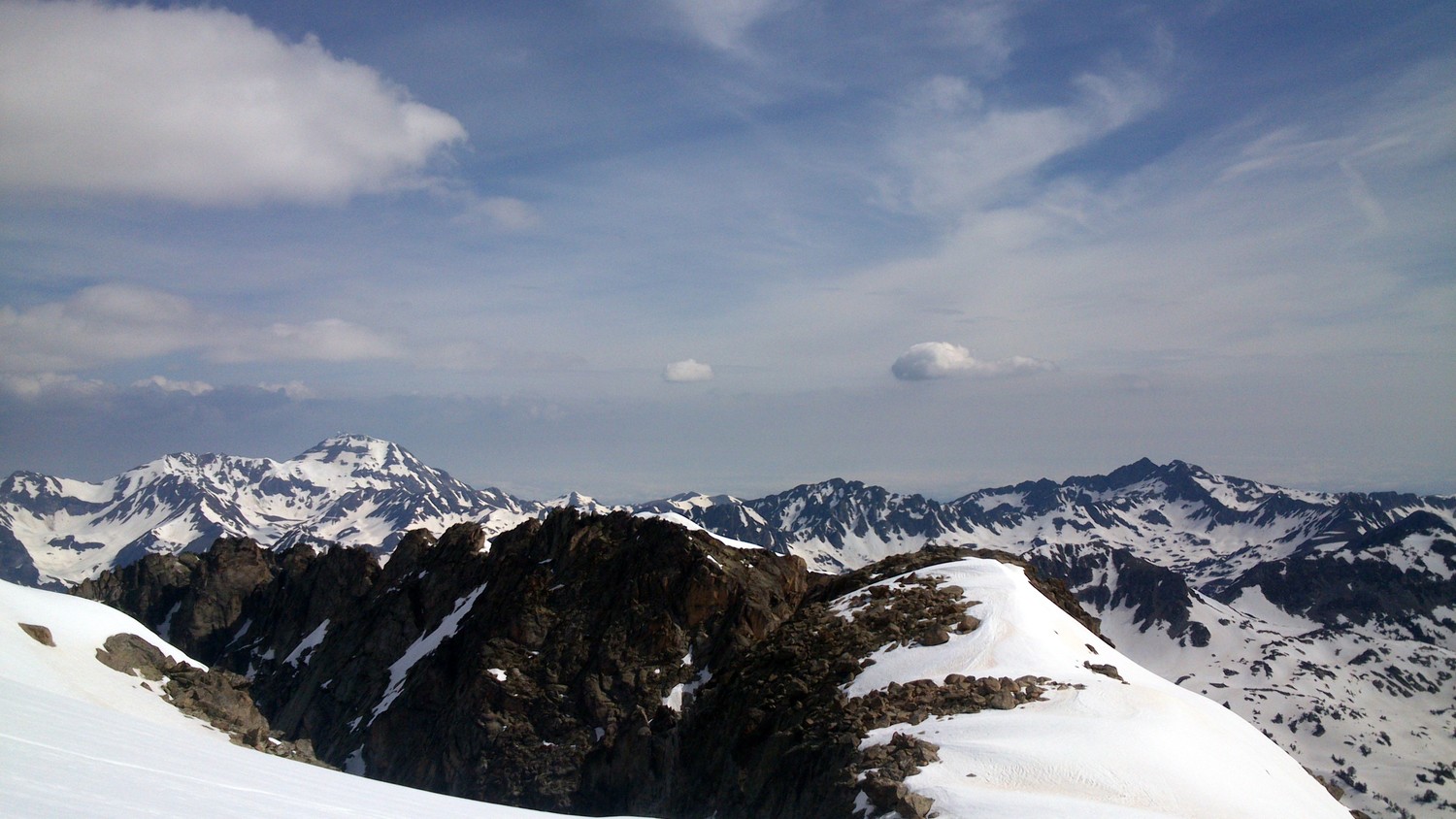Sous la pente finale, vue sur la crête d'Espade