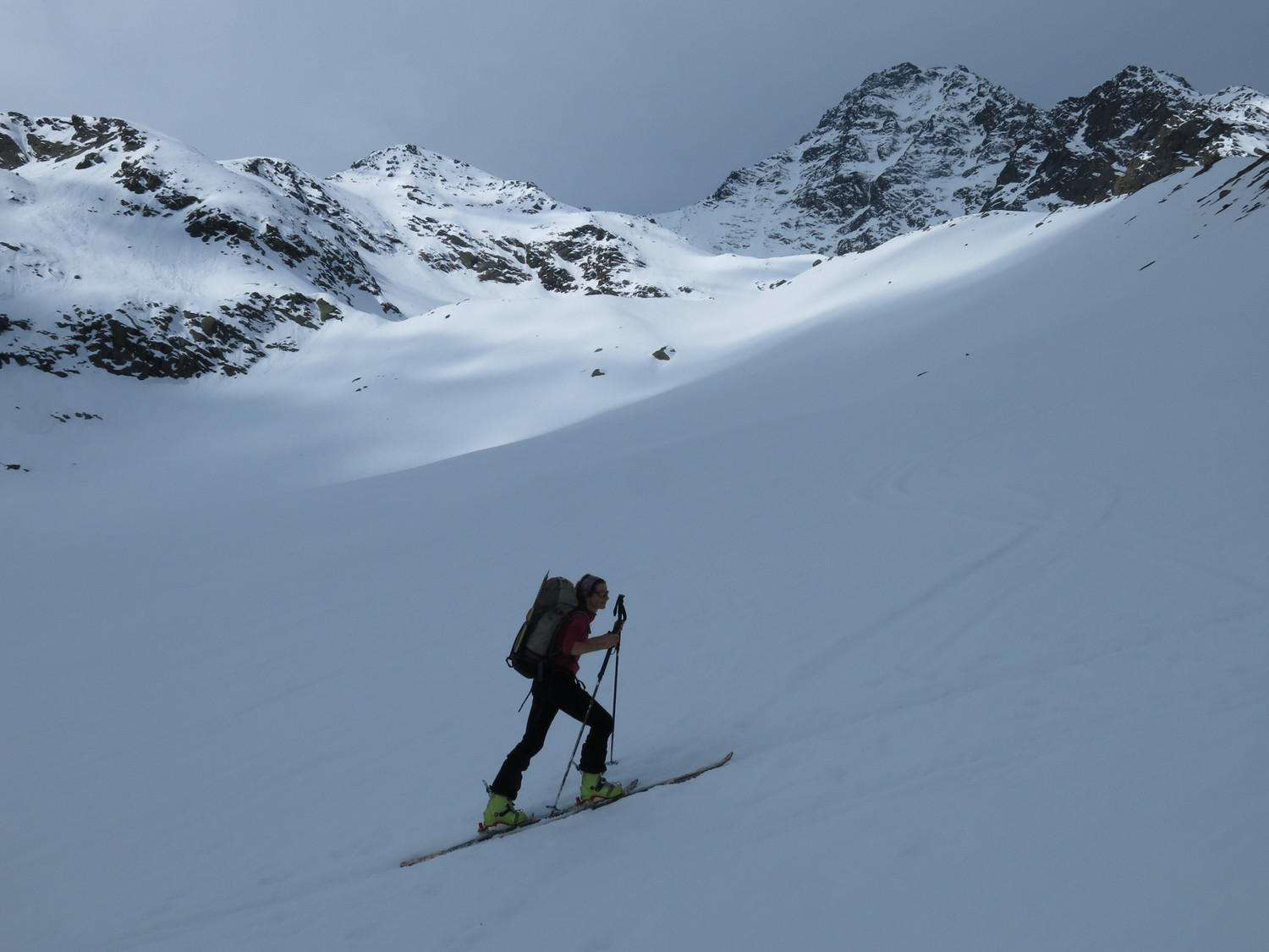 Le sommet du Rothorn au centre