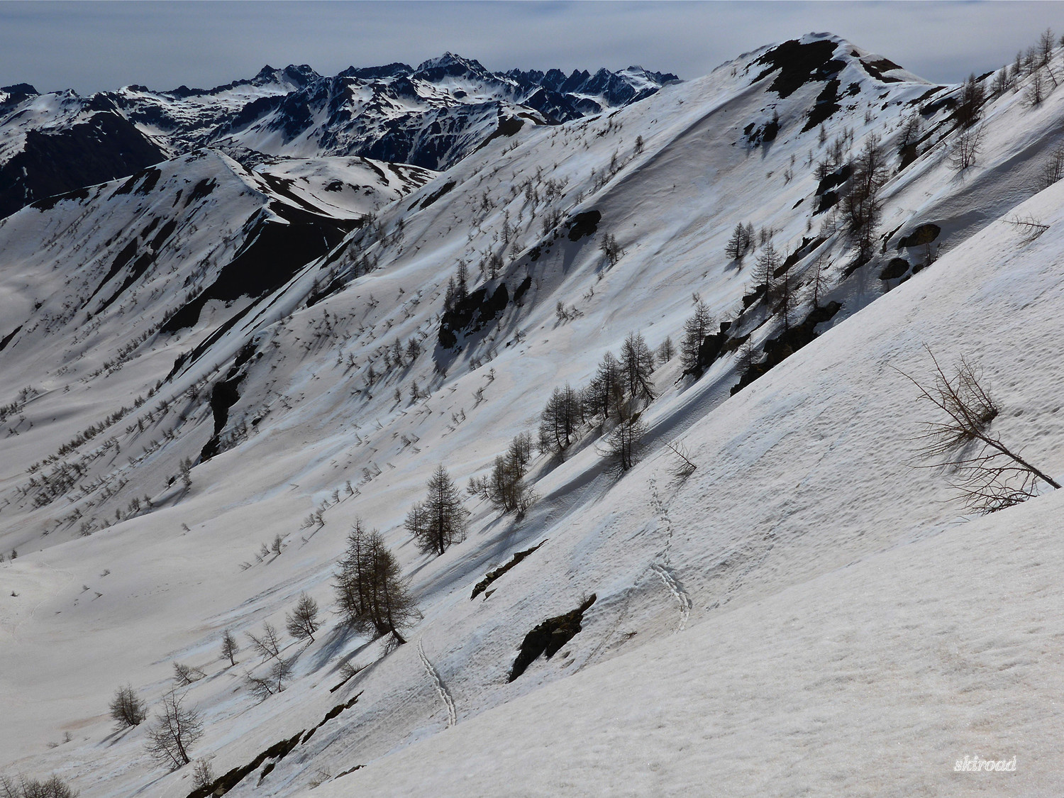 Près de Pas du Prêtre vue sur ma descente de Giassin et ma montée.