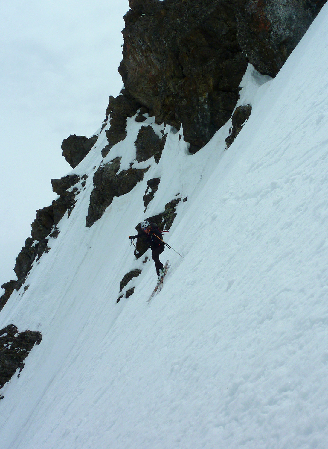 Neige correcte en rive droite vers 2400m
