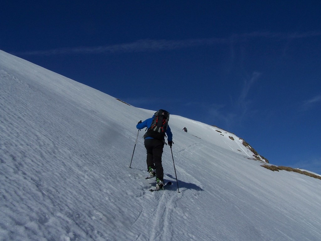 Montée dans le revers du Prariond.