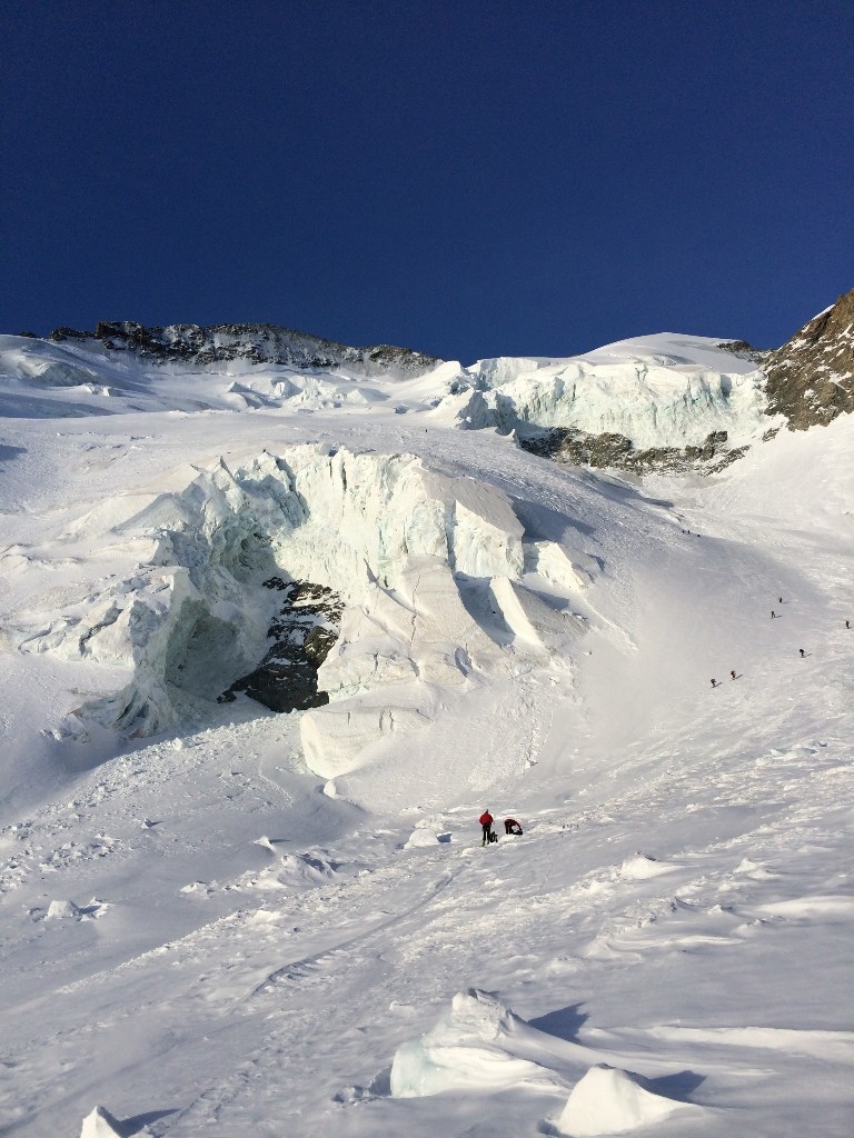 la première pente en neige dure