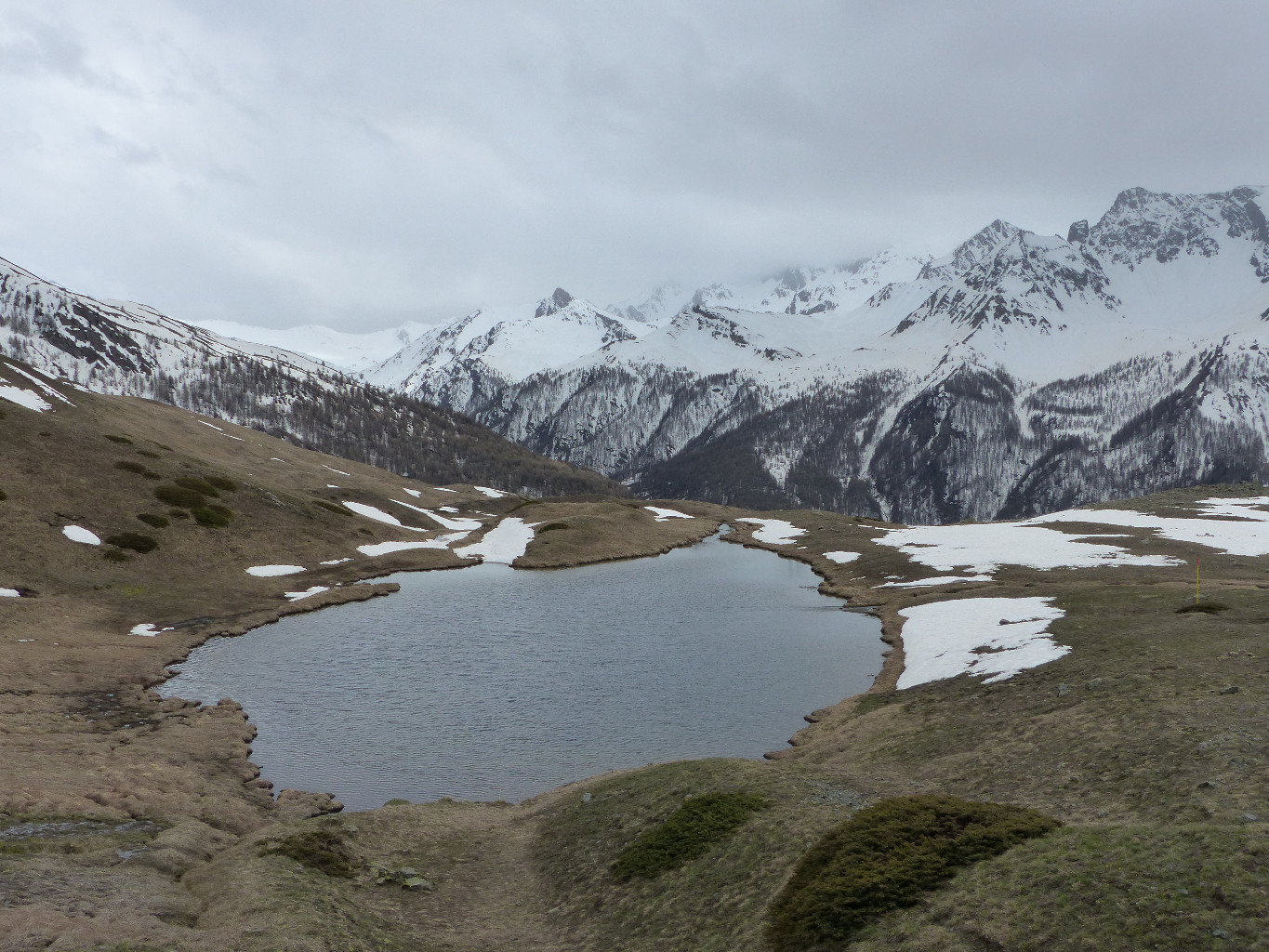 petit lac sous le col de bousson