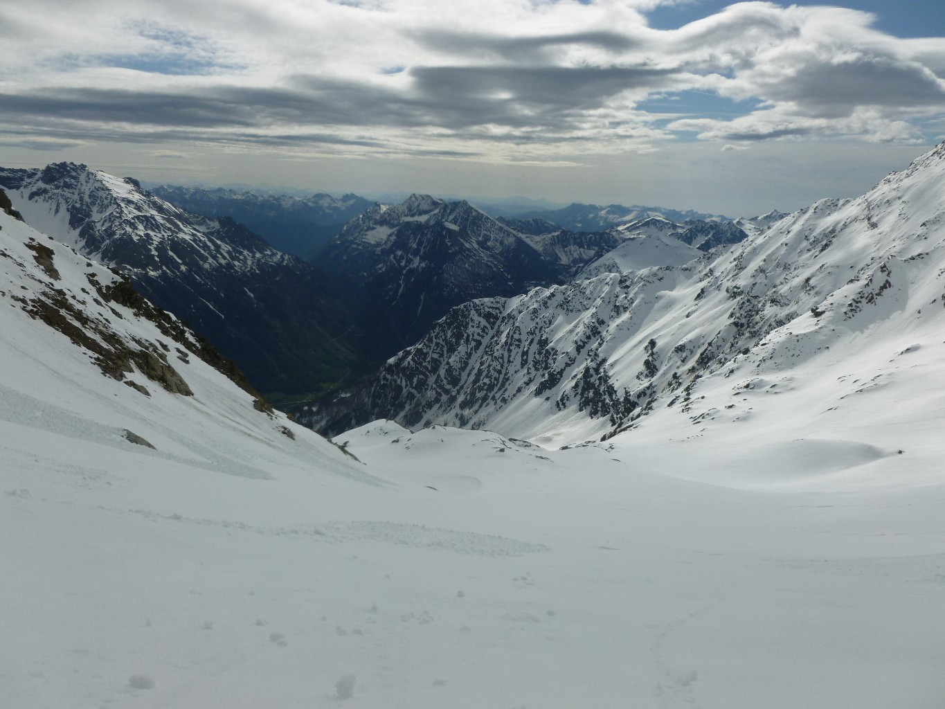 in alto ancora tanta neve, per fortuna!