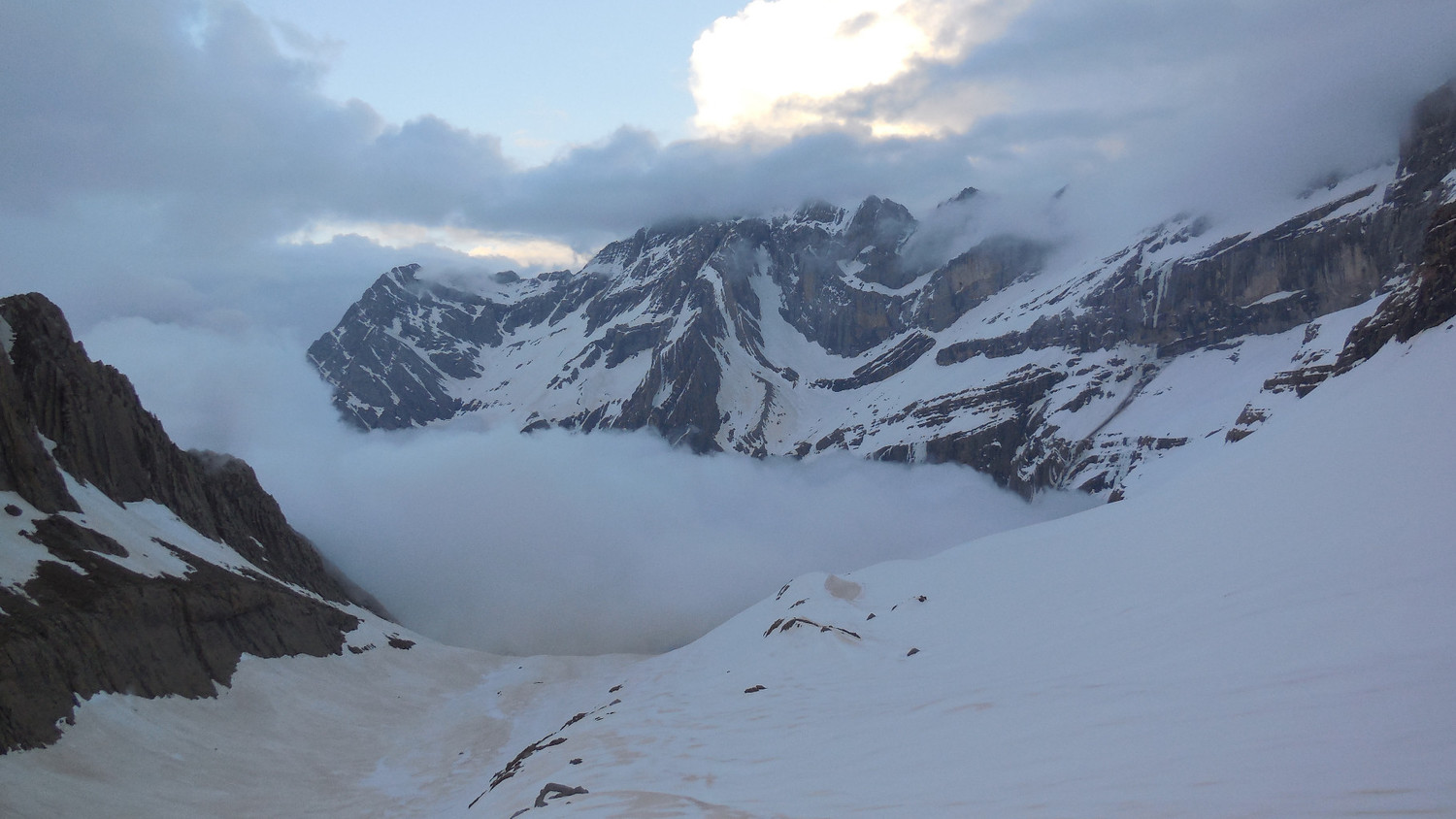 La vue depuis le refuge des Sarradets le premier soir