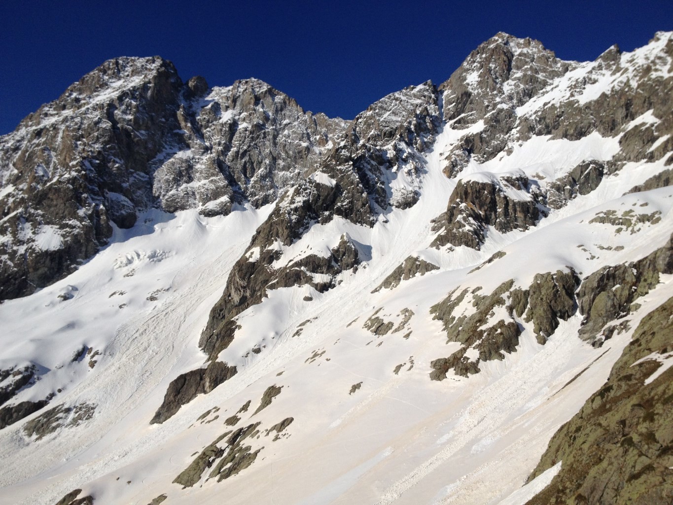 Ecrins - Vue sur le couloir NE du Pic Jocelme et du pic de Bonvoisin