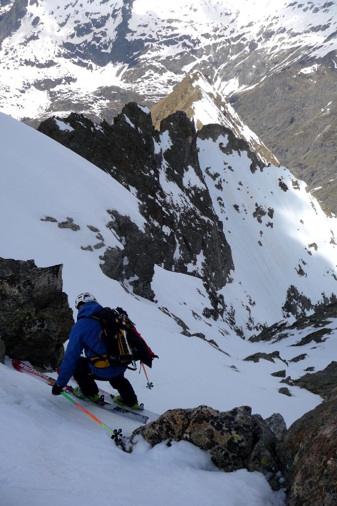Départ pour Thierry. Tout le couloir est passé à l'ombre, la neige est dure !