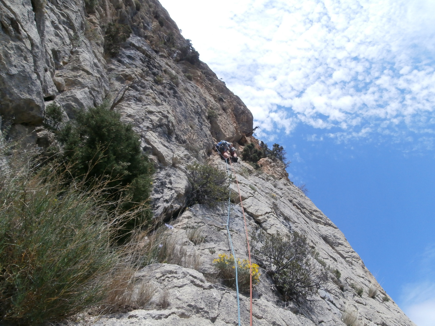 L6, le R6 étant derrière les arbres à la sortie de la fissure.