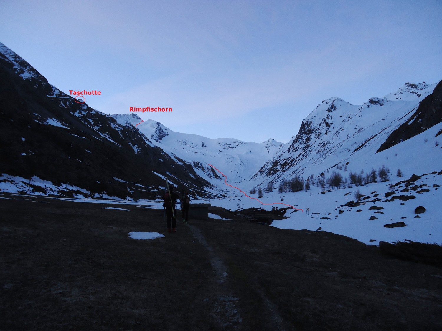 Rimpfischhorn: da Ottavan, poco dopo calziamo gli sci