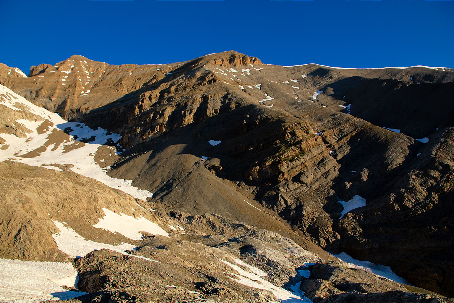 Punta de la Coronas depuis le cirque de Armeña