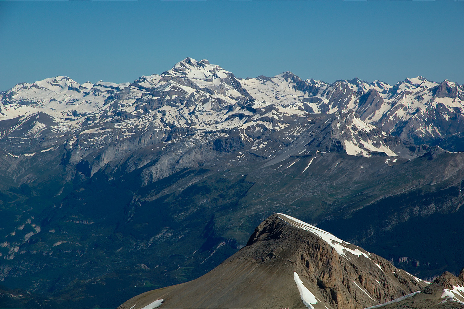Taillon, Perdido, Astazou depuis Cotiella