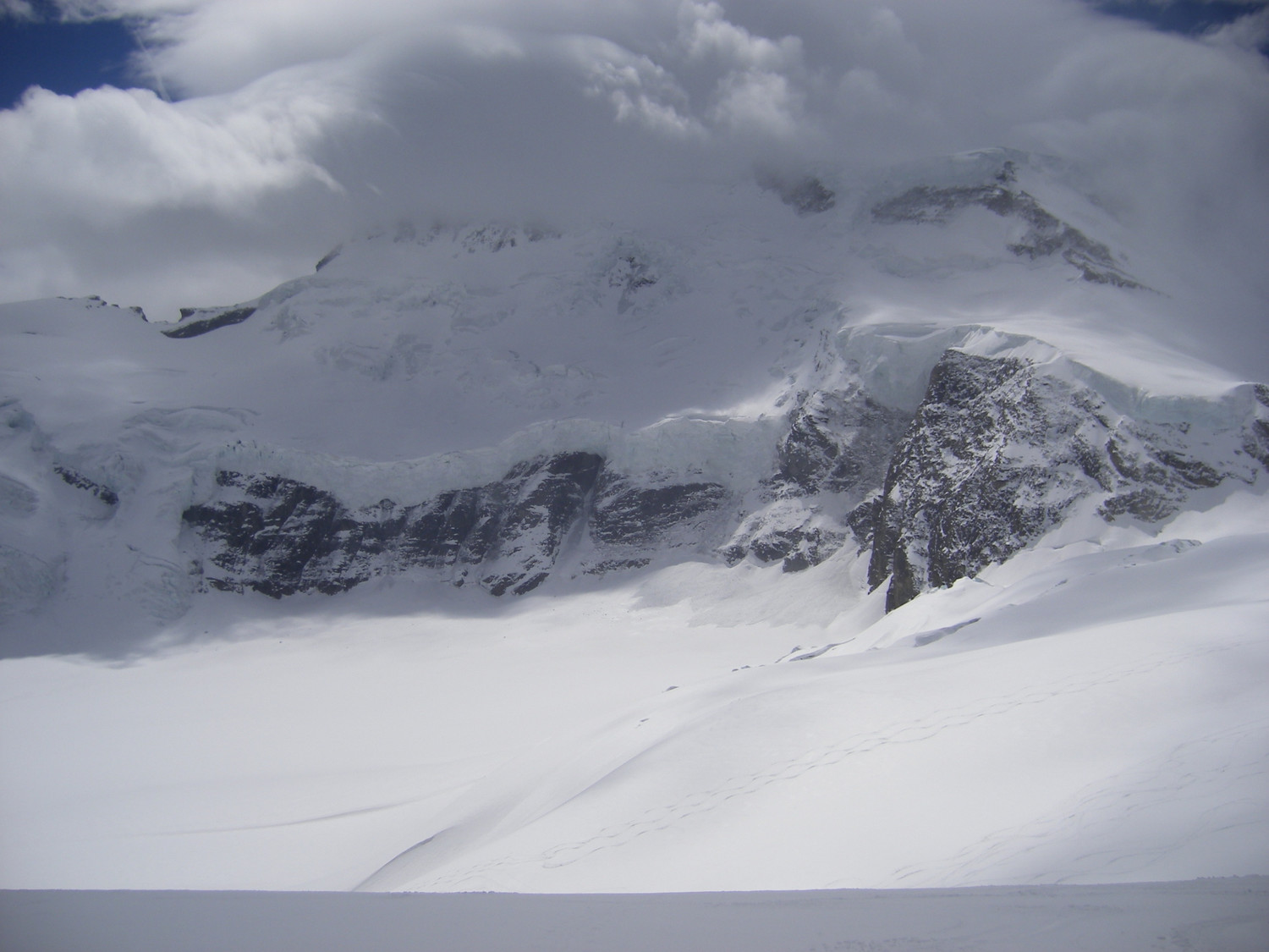 Grand Combin et son nuage, dès le matin