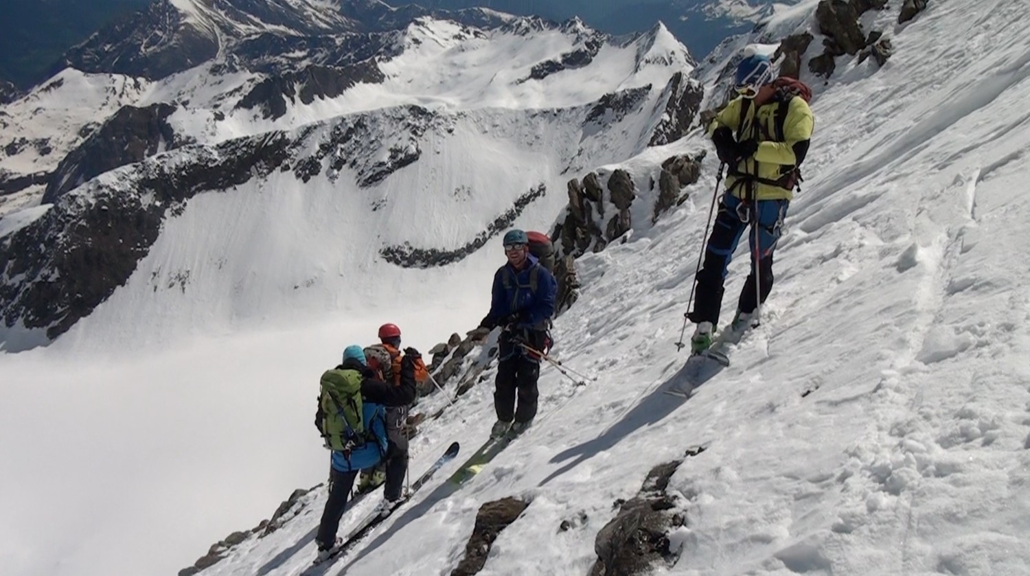 Une équipe magnifique : vers le bas de la descente