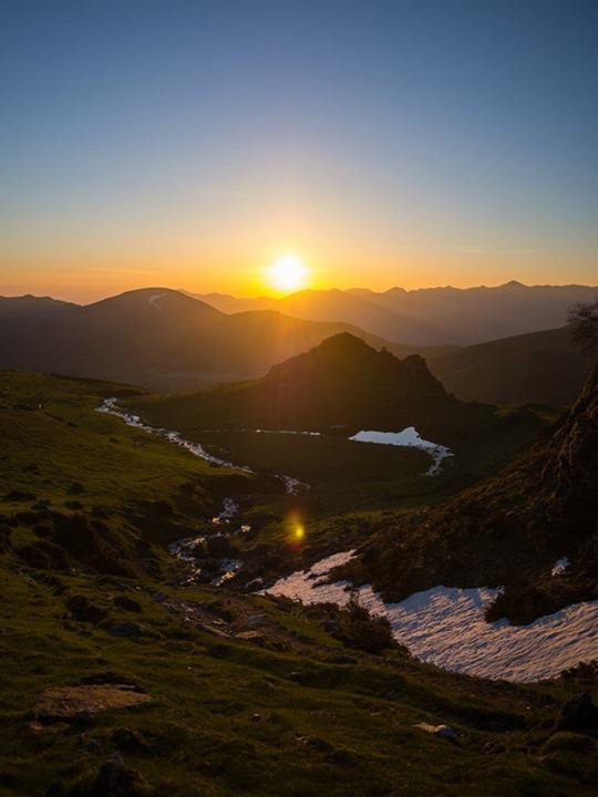 Lever du soleil au lac d'Arou
