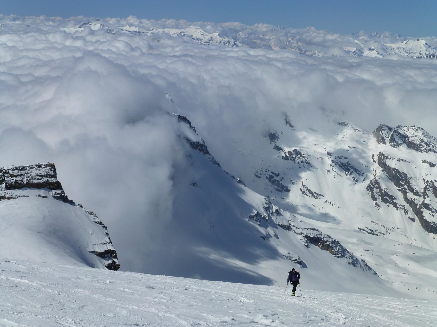 débordement mer de nuage