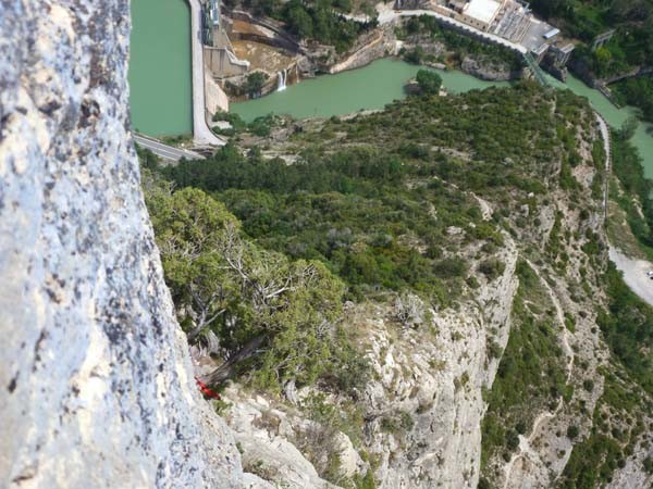 Vue depuis la voie sur le défilé des Terradets
