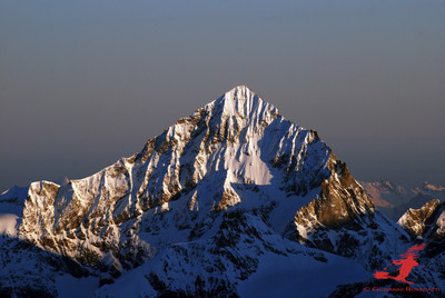 La Dent Blanche 4356m versante E dalla Punta Gnifetti 4554m La Dent Blanche 4356m versante E dalla Punta Gnifetti 4554m