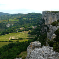 Lioux et falaise de la Madeleine