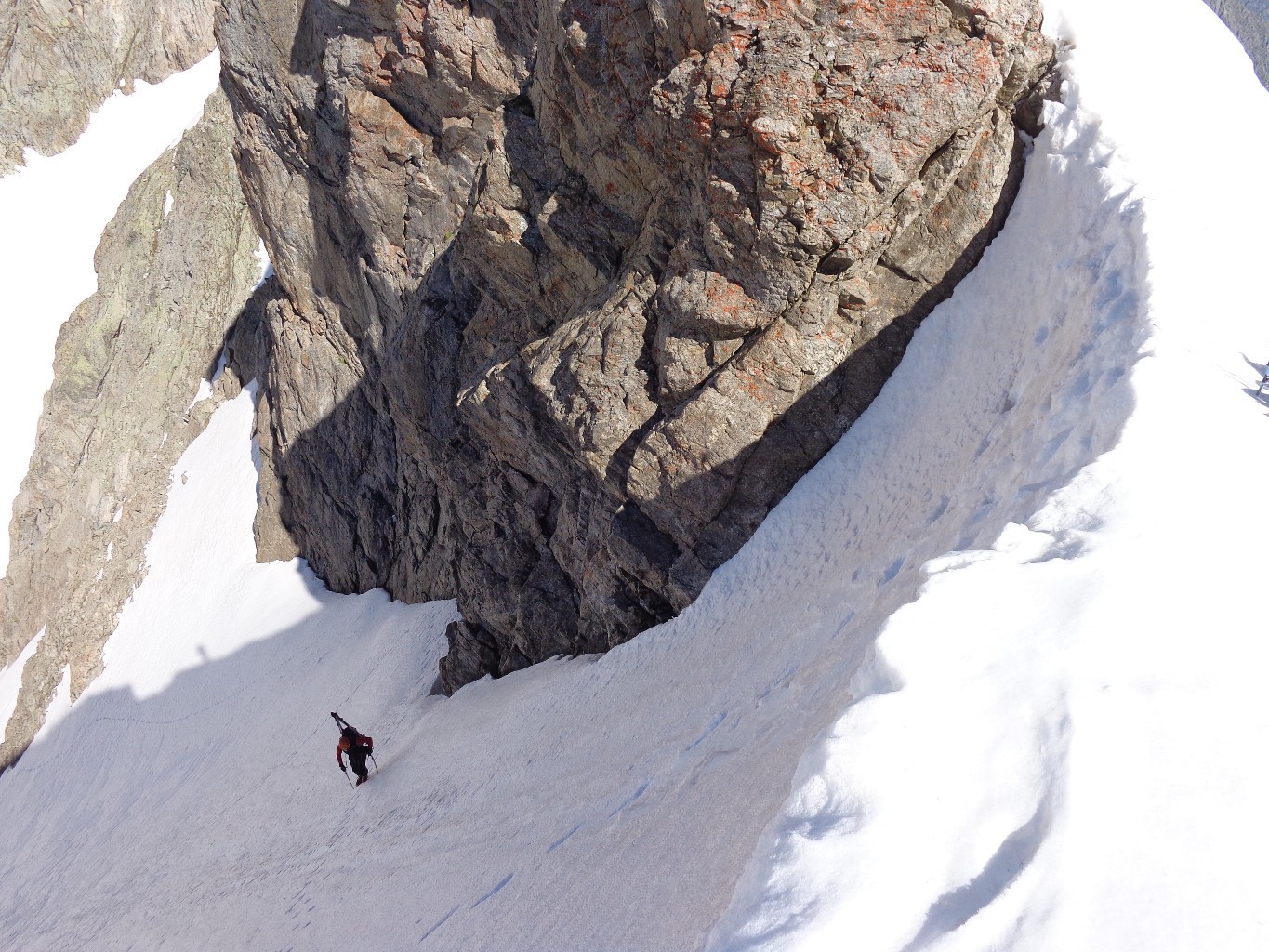 Fred engage dans le couloir