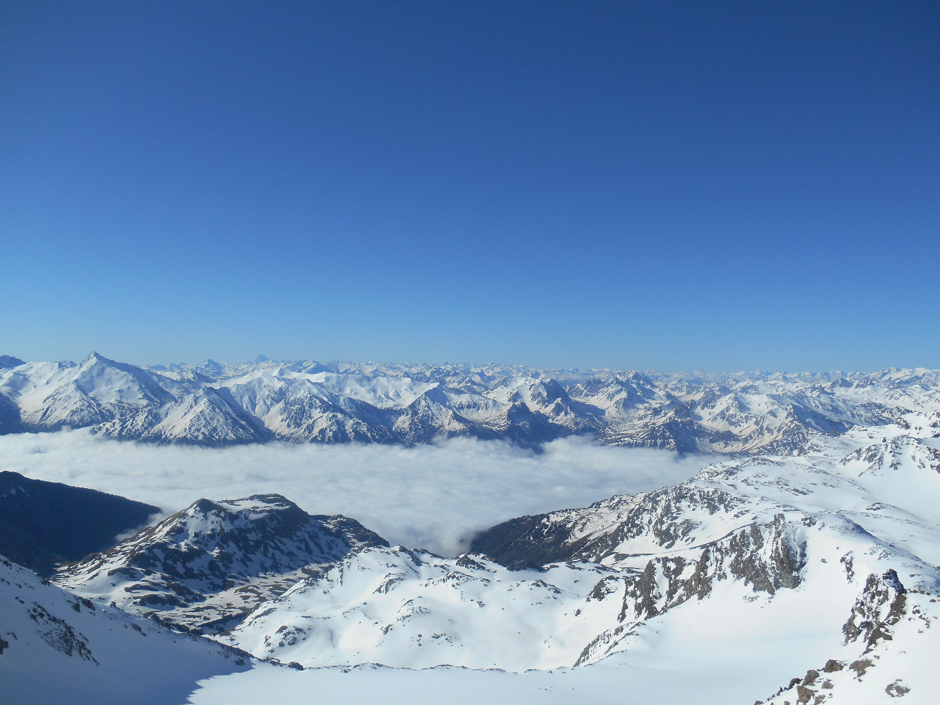 Vue depuis le bas de l'Aiguille de Polset