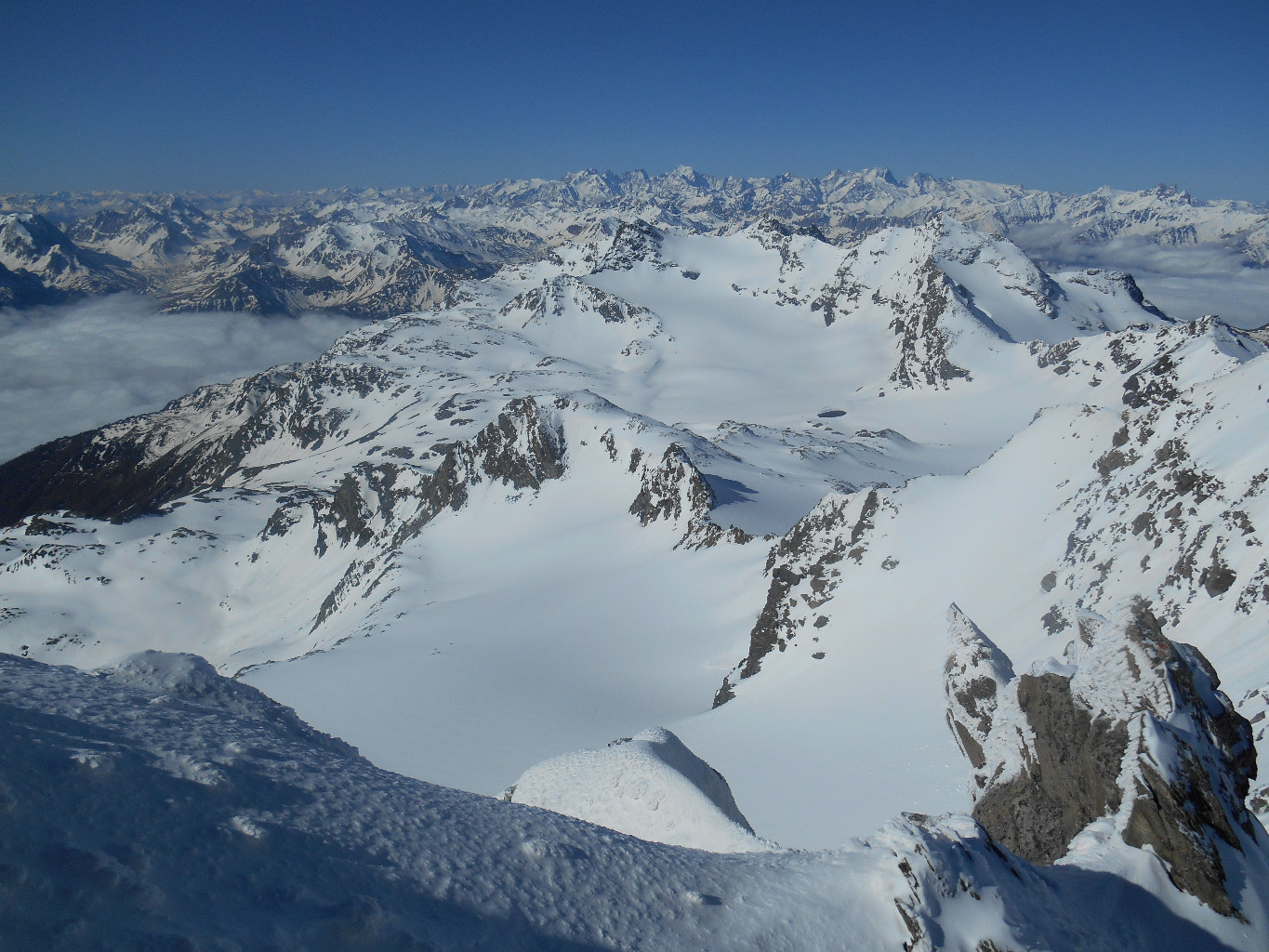 Vue depuis le bas de l'Aiguille de Polset