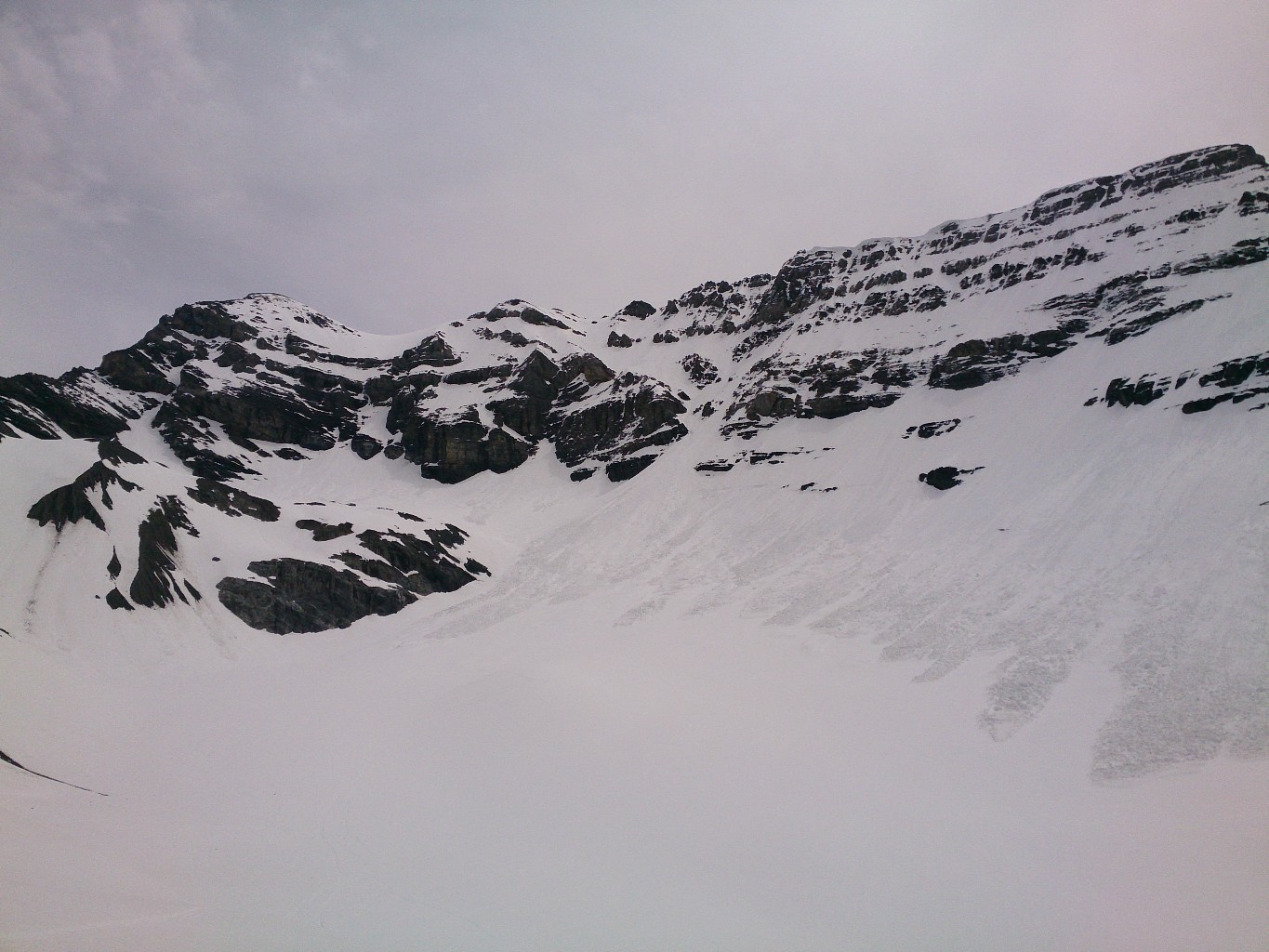 Vue d'ensemble Couloir NW du Dôme