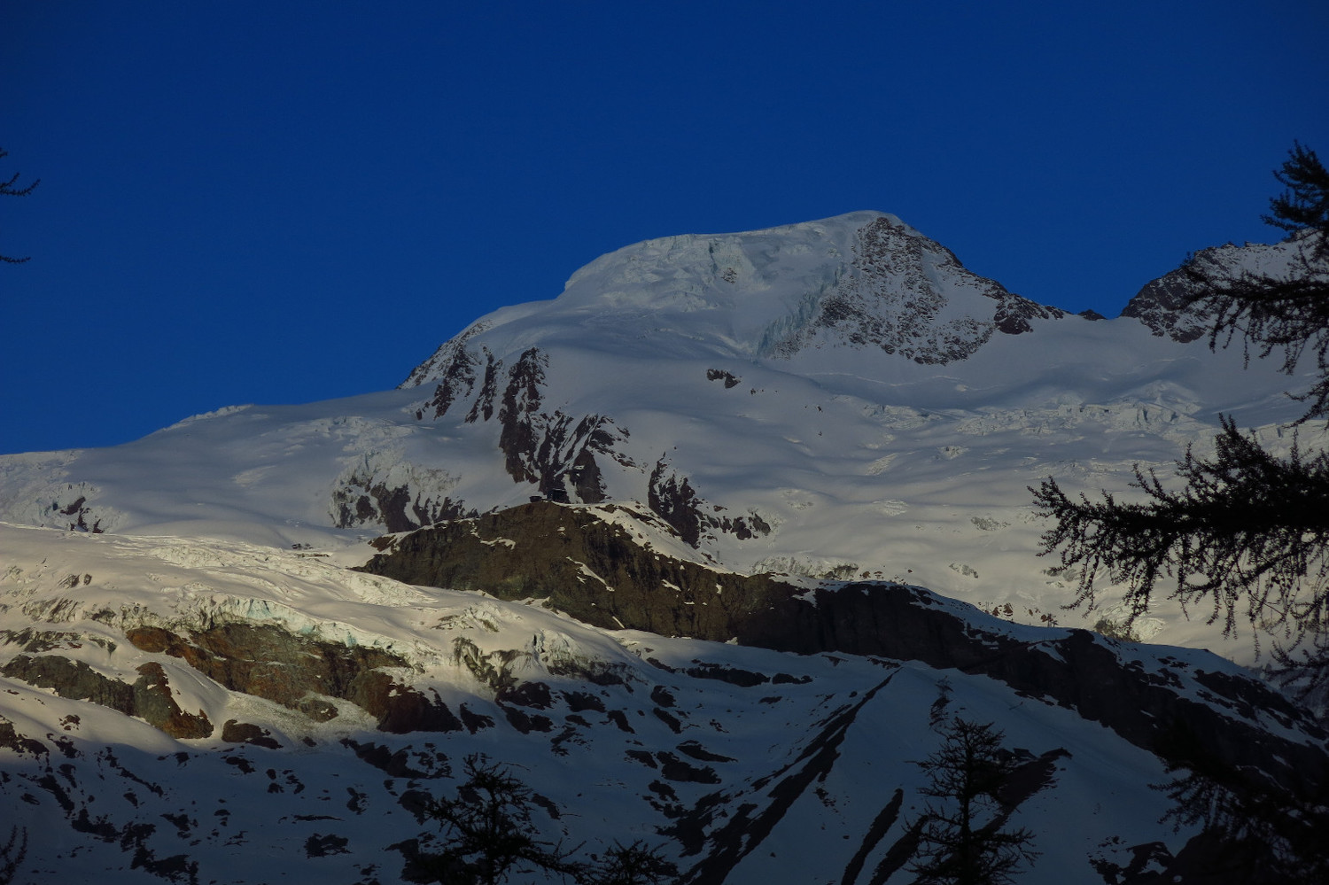 Eclairage matinal sur l'Alphubel