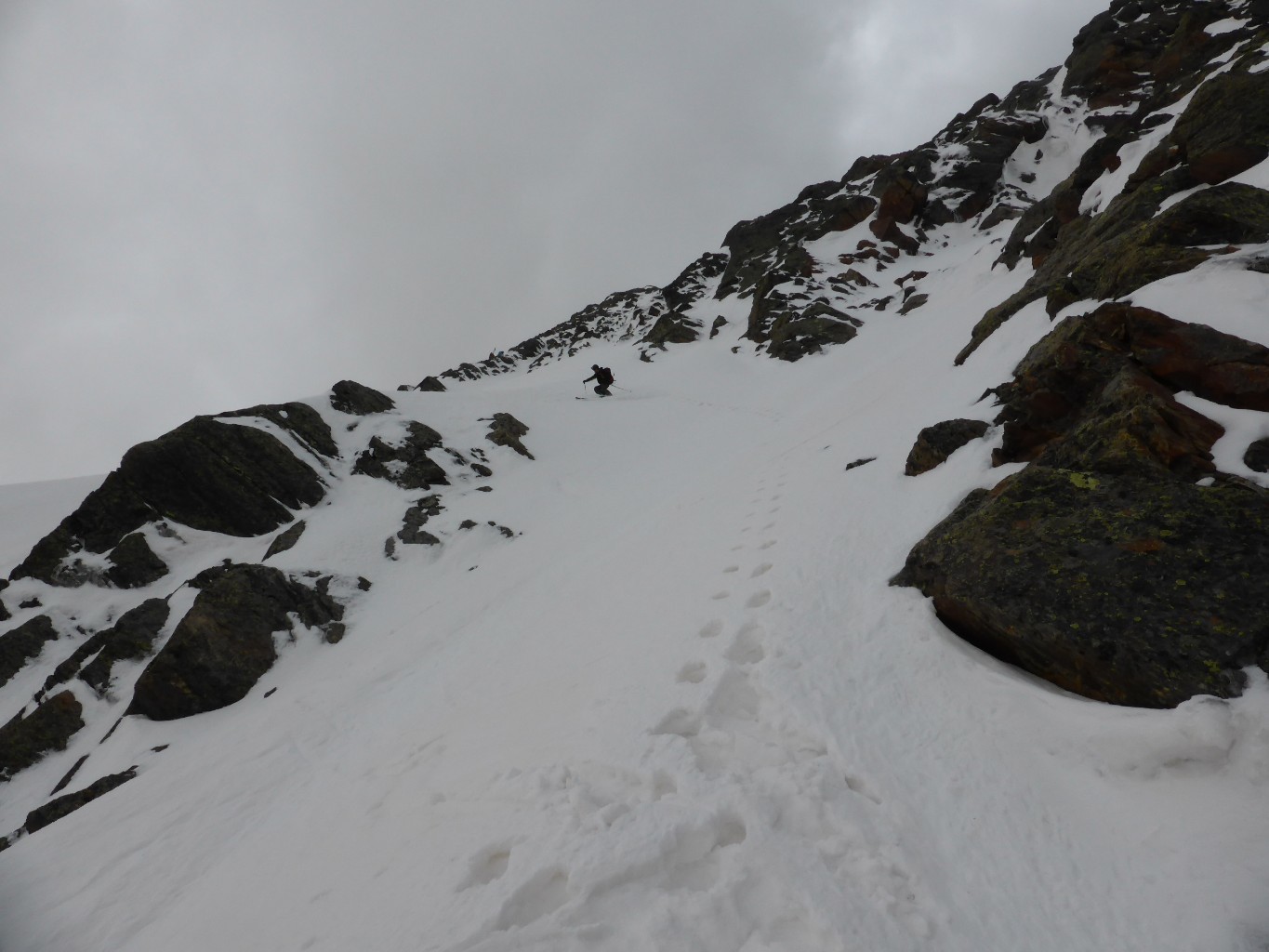 Après le passage en désescalade, à nouveau qqes virages avant le couloir étroit de l'attaque