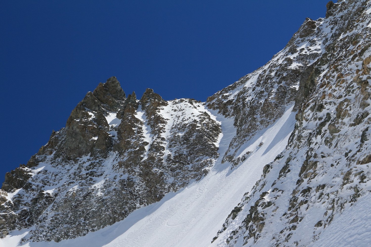 Le versant NW de la Brèche des Sagnes, après la descente